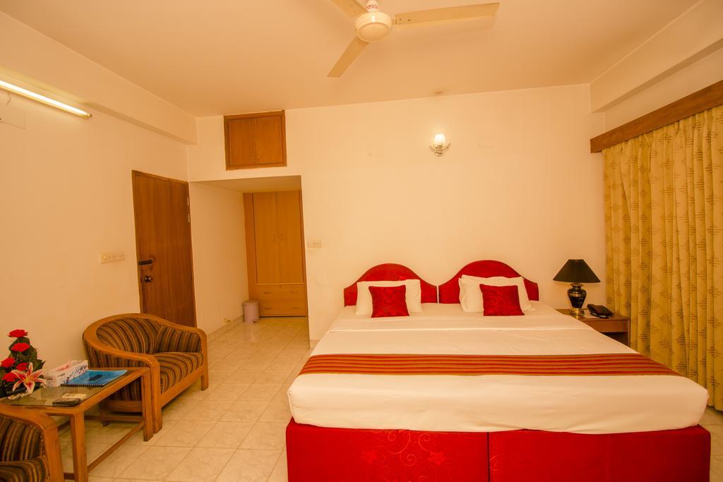 Laurel Hotels Ltd. Dhaka Zimmer foto